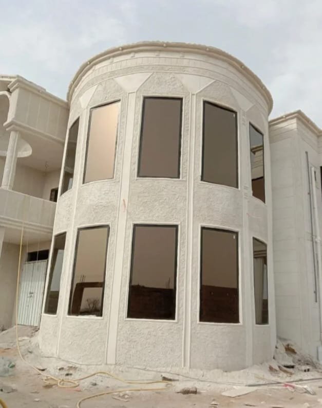 تركيب حواجز زجاج سيكوريت للبلكونات والأسطح في الرياض - صورة 3